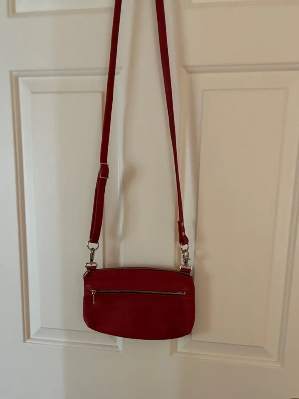 Bellum‎ Leather Red Crossbody Bag